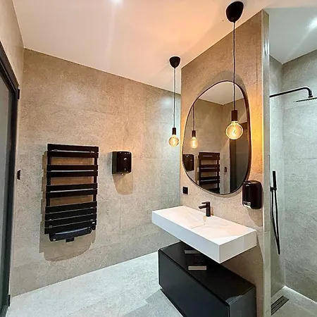 Vila 240m2 Piscine Jacuzzi